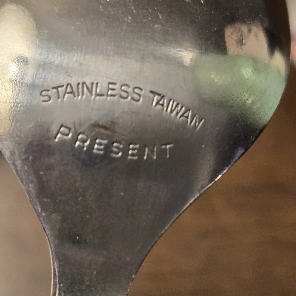 Set‎ Of 4 Wood Rounded Handles Stainless Steel Vintage Taiwan Teaspoons